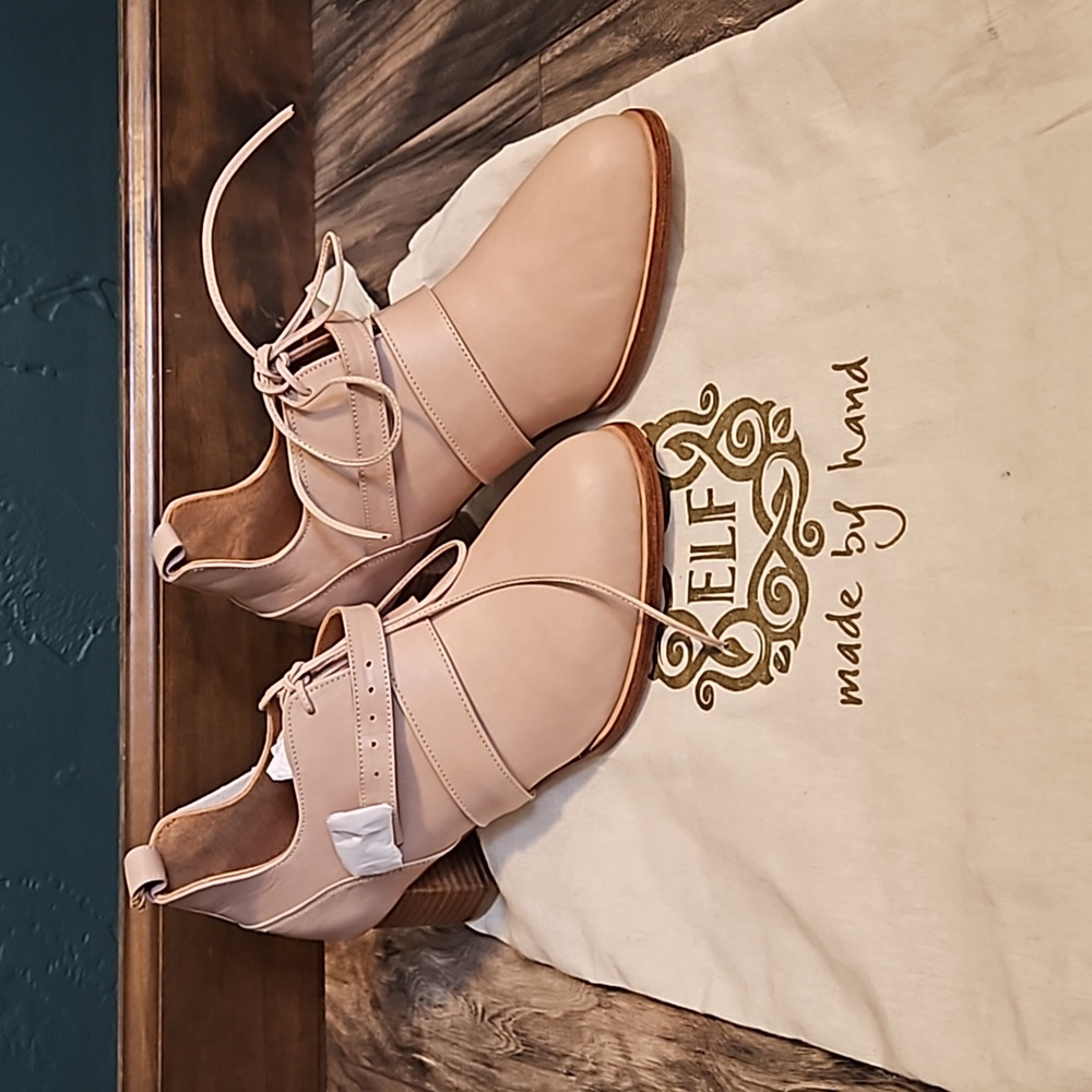 ELF Women's Ankle Boots in Cream